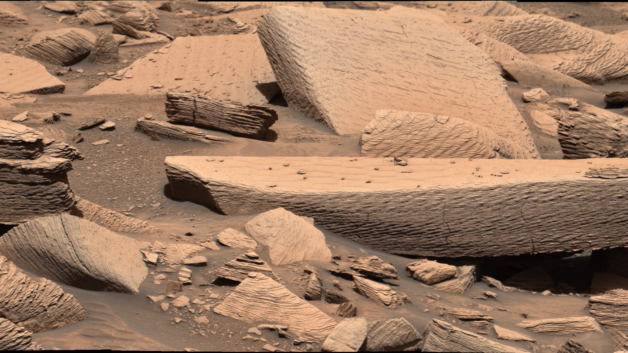 Badai Pasir Kuno di Mars, Jejak Sejarah yang Tercermin dalam Foto