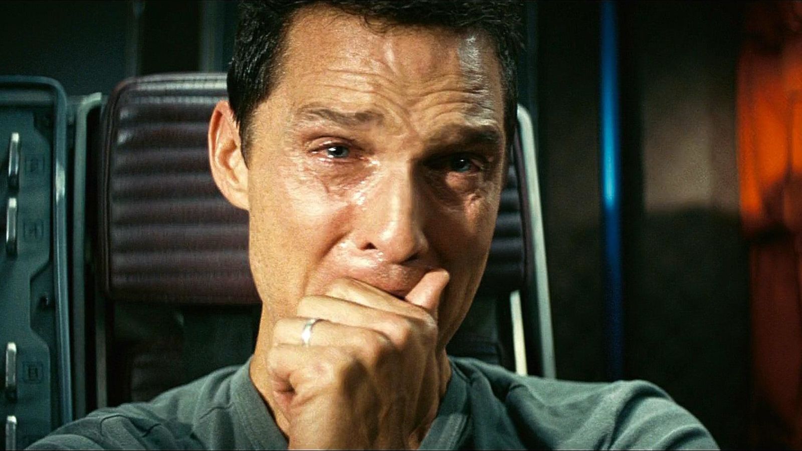 Christopher Nolan dan Teori Relativitas: Bagaimana "Interstellar" Mengubah Waktu menjadi Musuh Utama