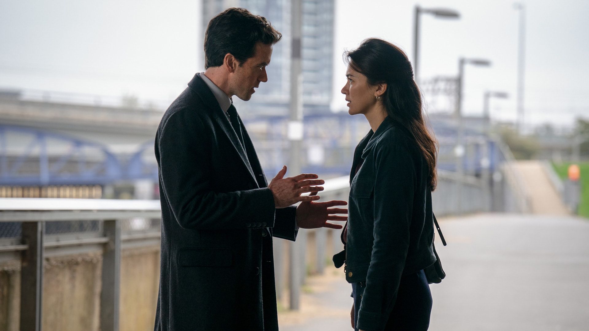 Kimia Layar di "Silo" Season 3: Ashley Zuckerman dan Jessica Henwick Berbagi Rahasia