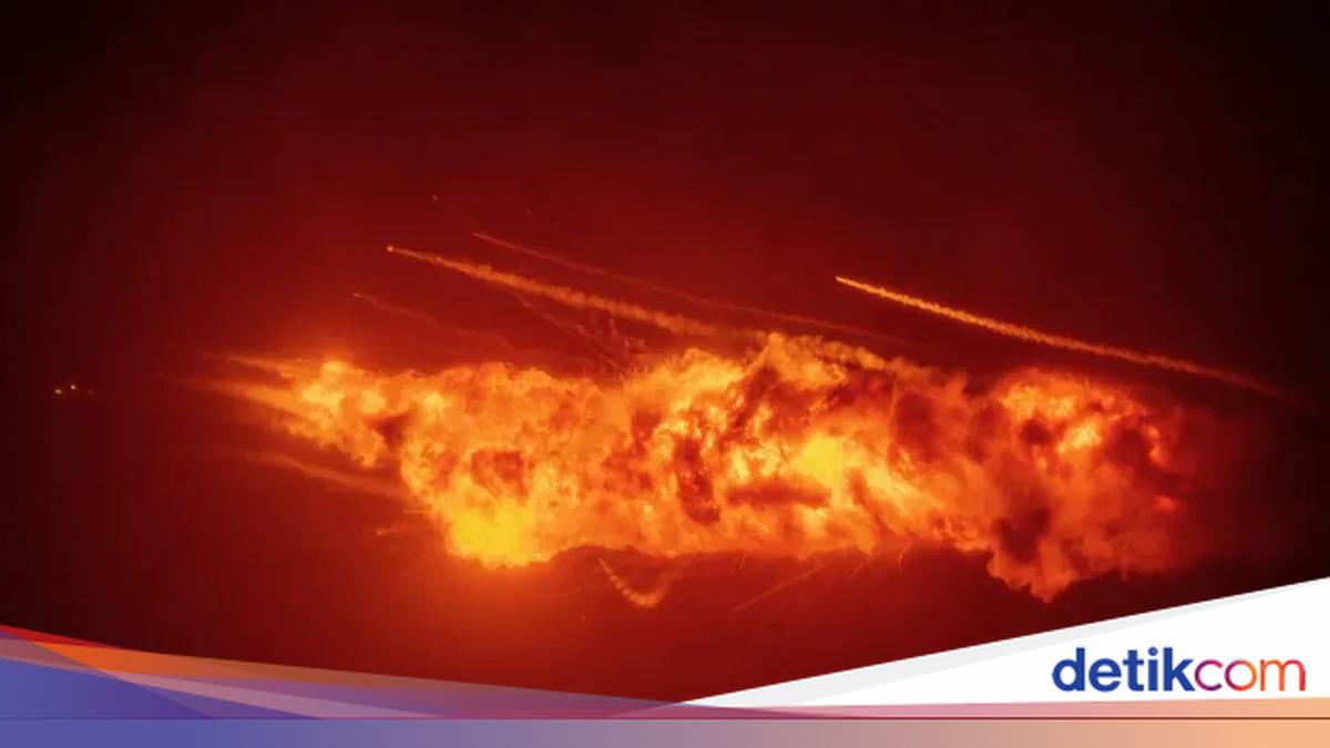 Ledakan Roket Long March 7A China: Kegagalan Dramatis 85 Detik Setelah Peluncuran