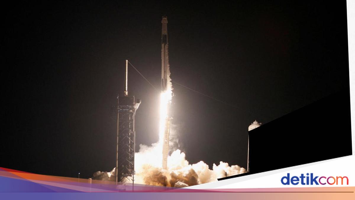 Roket SpaceX Berbobot 4 Ton Tabrak Bulan, Apa Dampaknya?