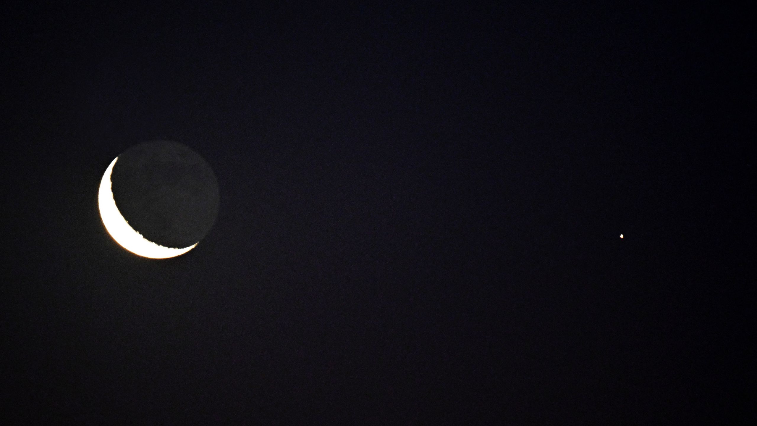 Saksikan Bulan Sabit Berdekatan dengan Cahaya Merah Mars Sebelum Fajar pada 9 Agustus