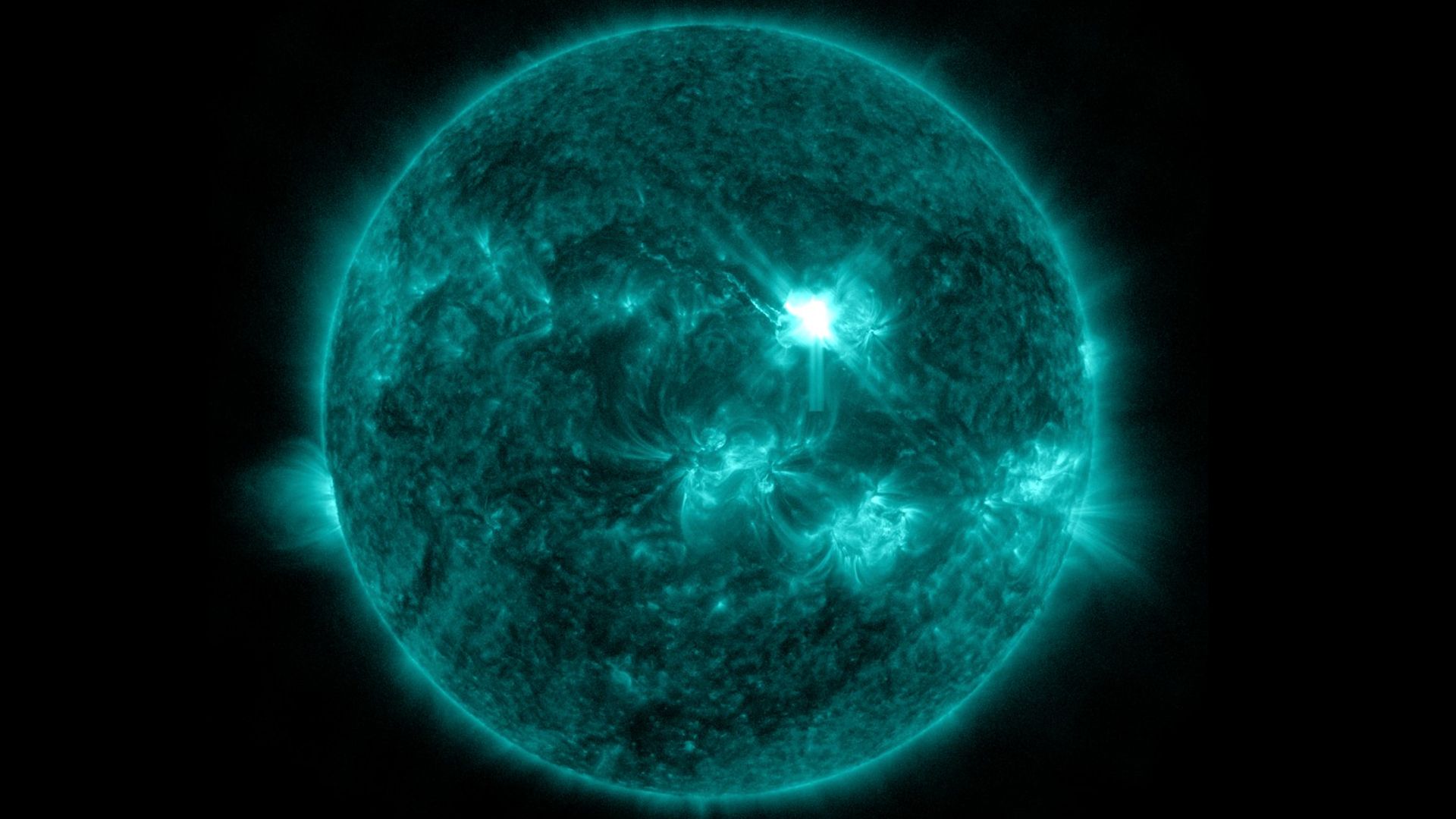 Solar Flare X1.1 dan CME Bumi Menghantui Akhir Pekan 4 Juli dengan Aurora Utara yang Spektakuler