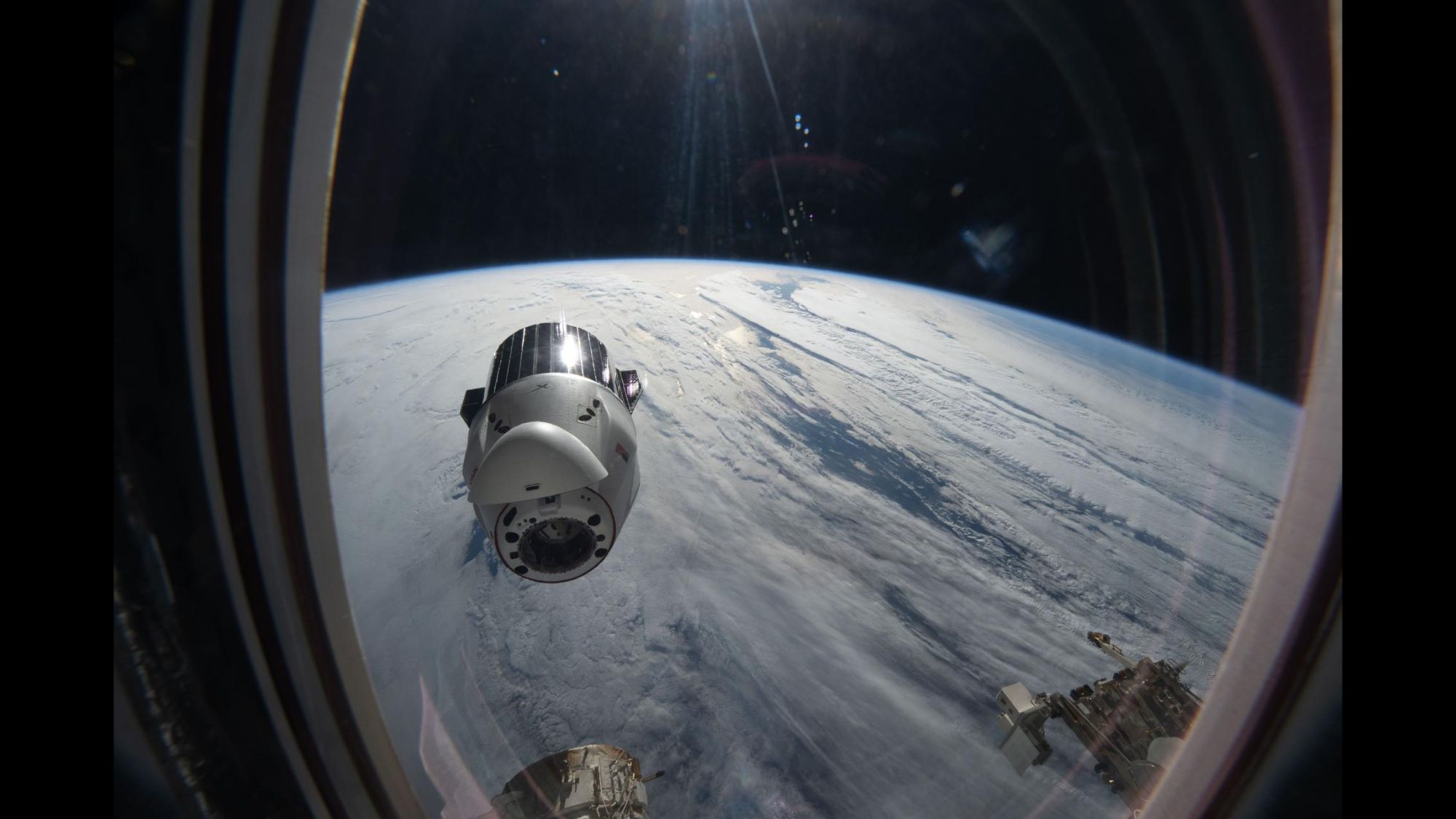 SpaceX Dragon: Kesempatan Langka untuk Mengabadikan Keindahan di Luar Angkasa